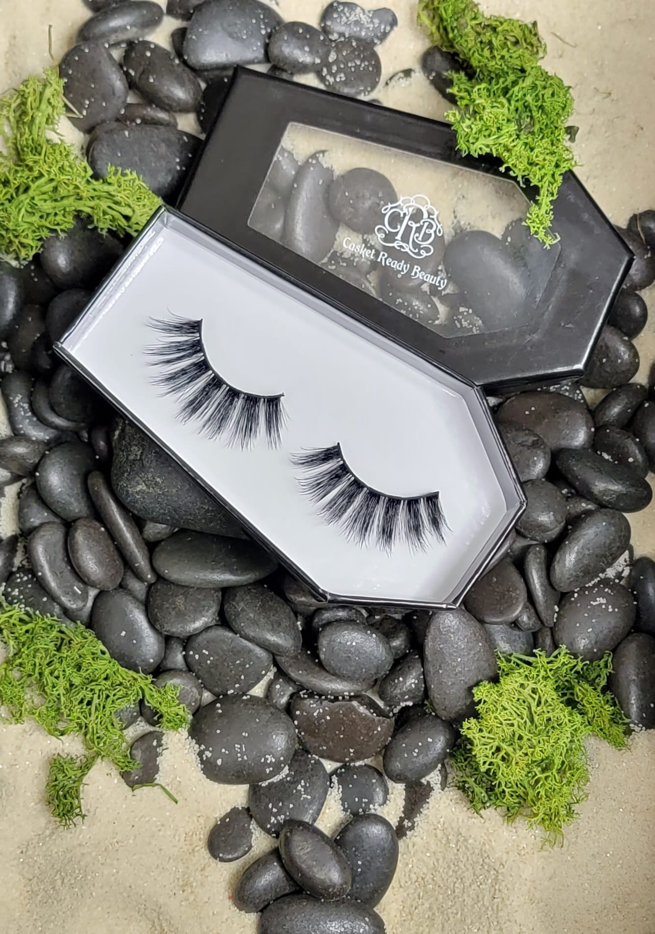1 pair of high-quality hand-crafted 3D faux mink dramatic long length full wispy flared strip lashes