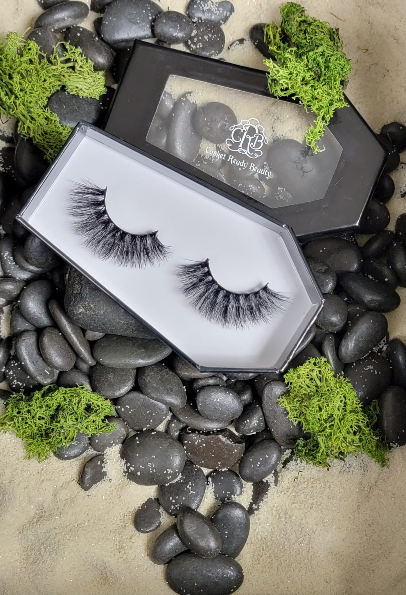 1 pair of high-quality hand-crafted 3D faux mink dramatic long-length extra full fluffy wispy strip lashes