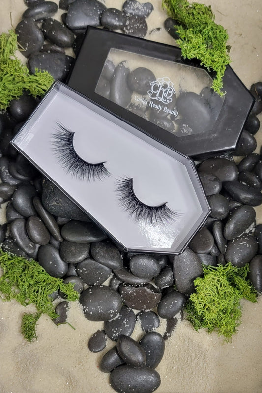 1 pair of high-quality hand-crafted 3D faux mink dramatic medium-length full wispy flared strip lashes