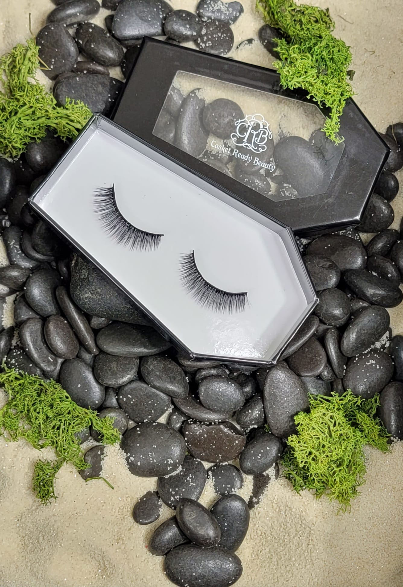 1 pair of high-quality hand-crafted 3D faux mink natural short length full lashes strip lashes