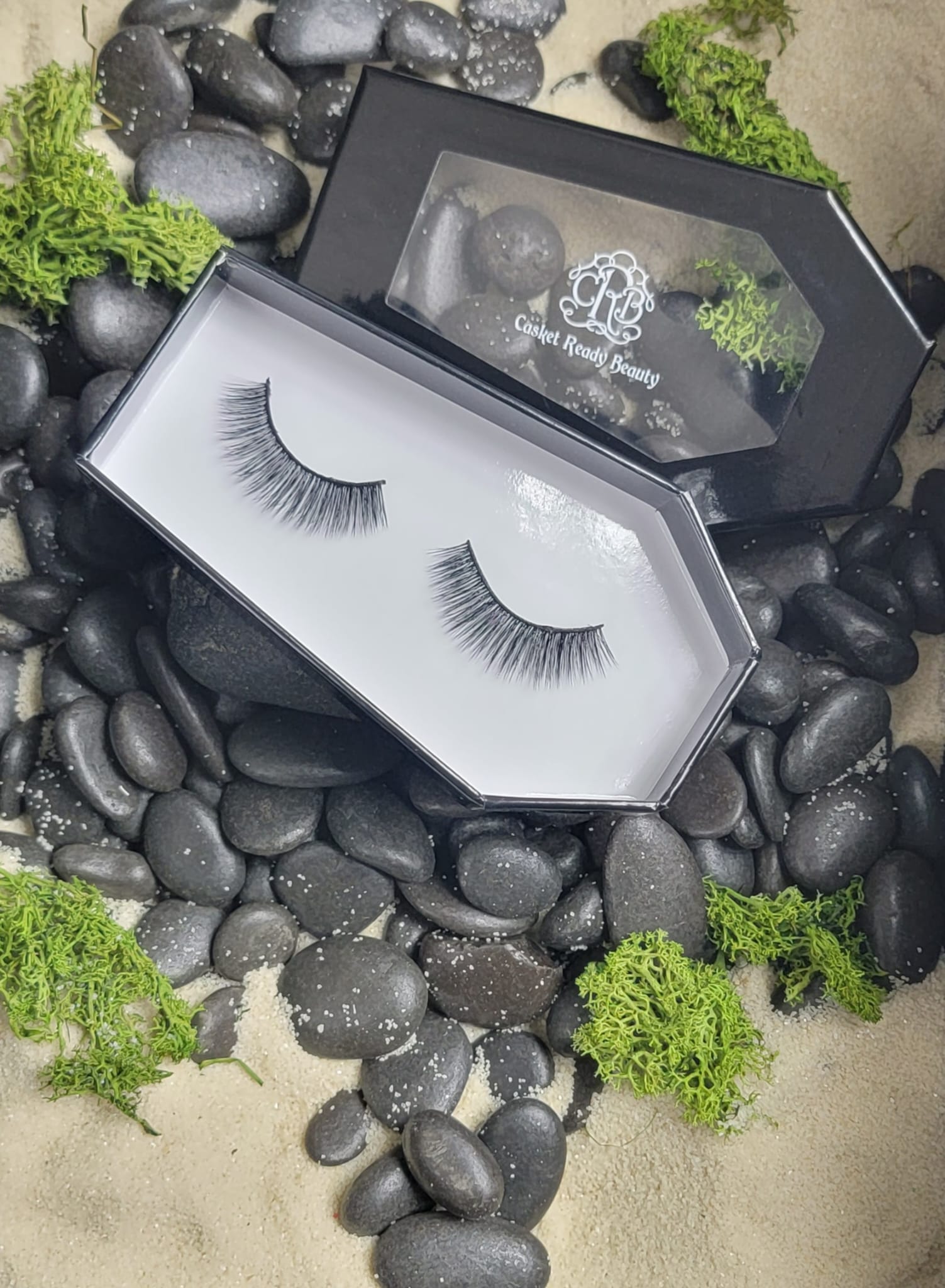 1 pair of high-quality hand-crafted 3D faux mink semi-natural short length full wispy flared strip lashes