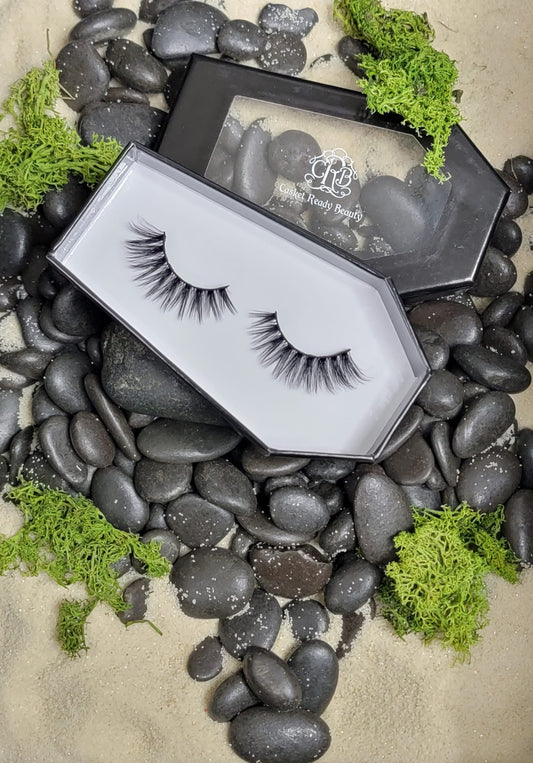 1 pair of high-quality hand-crafted 3D faux mink dramatic medium-length full wispy flared lashes strip lashes