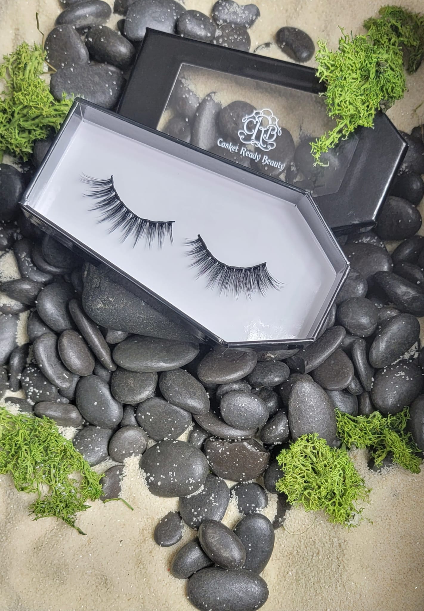 1 pair of high-quality hand-crafted 3D faux mink semi natural medium length wispy flared strip lashes