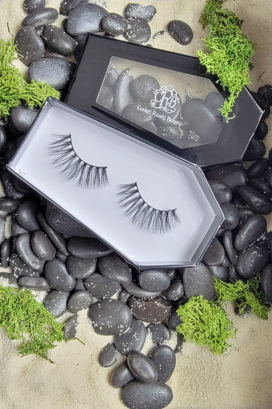 1 pair of high-quality hand-crafted 3D faux mink dramatic long-length wispy flared strip lashes